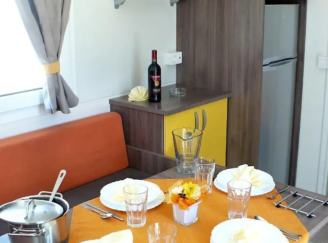 אתר קמפינג Victoria Mobilehome Lido 4*